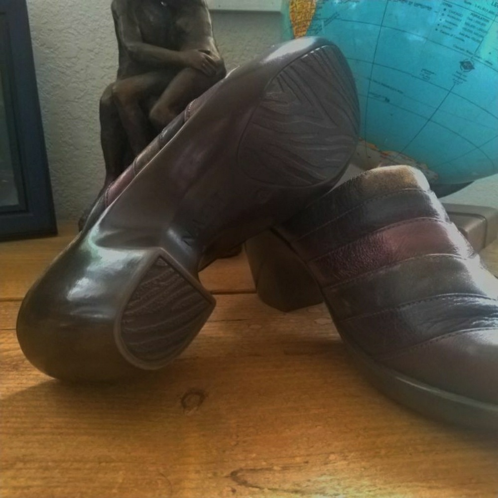 Wine and Copper Metallic NAOT mules - Picture 3 of 4